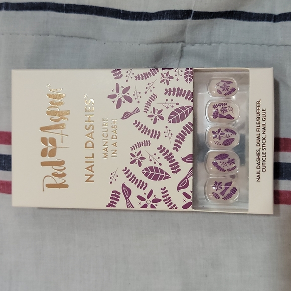 Red Aspen Nail Dashes - Picture 1 of 2